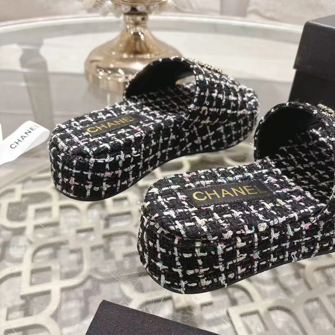 👟👟Ex-factory price 480👟👟 🎉Chanel Chanel 2025 Xiaoxiang C family thick-soled sandals series official website synchronization, classic and elegant, casual wear 🌹🌹🌹🌹Original logo ~ Made of imported sheepskin and C family custom fabrics, a variety of colors for the goddess to choose! ❤️❤️❤️❤️ Code number: 36~40 (35.41.42 customized, non-returnable) Color: 5 colors;